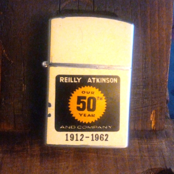 Vintage zippo like lighter - Picture 2 of 8